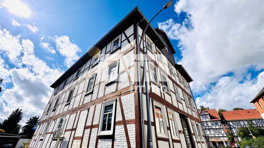 (R)eserviert!Moderne Dreizimmerwohnung in umfassend saniertem Fachwerkhaus - Seitenansicht